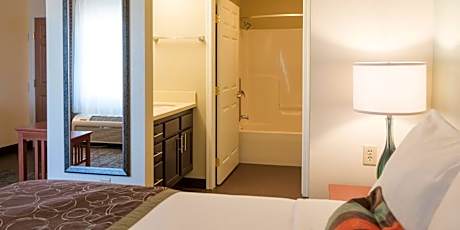 Queen Room - Hearing Accessible - Non-Smoking
