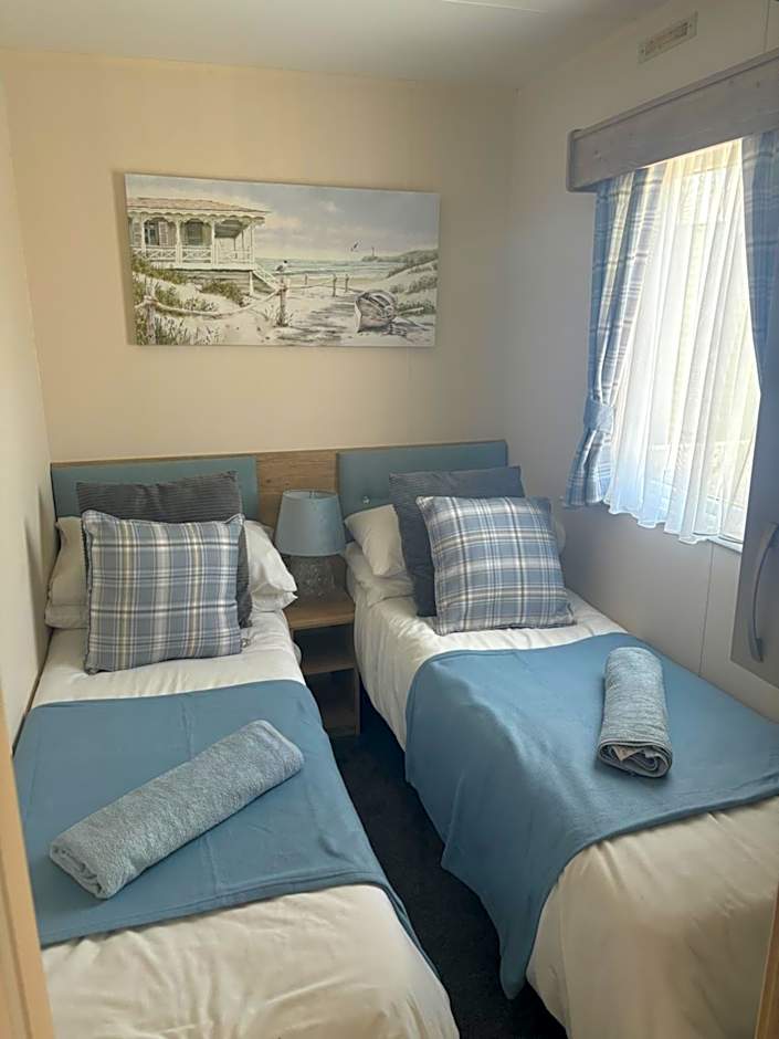 The Wardens Hideaway - Tattershall Lakes Country Park