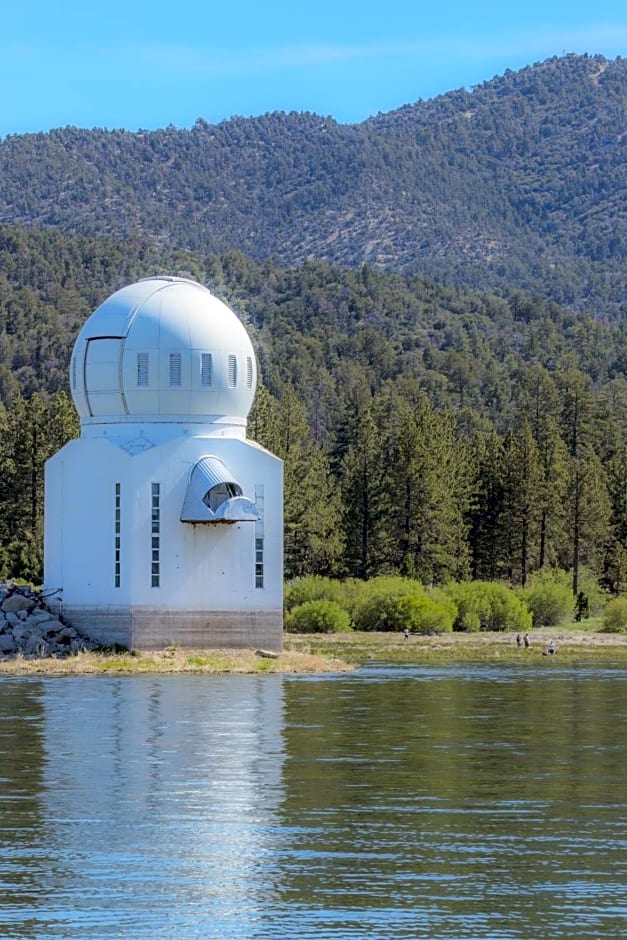 Embers Lodge & Cabins