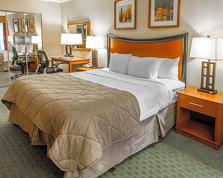 Quality Inn and Conference Center Greeley Downtown