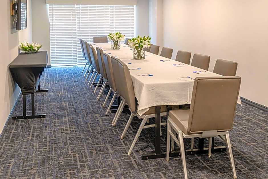 TRYP by Wyndham Savannah