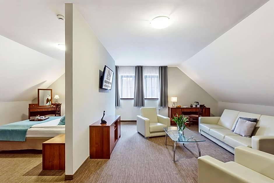 Hotel Modrzewiowy Dwór