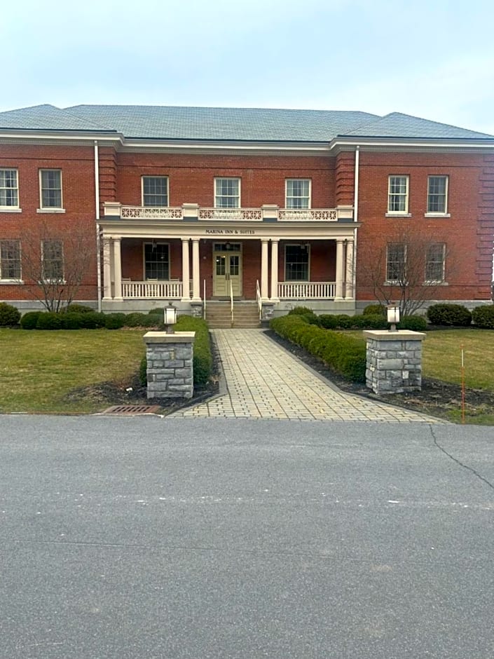 Harbor House Inn