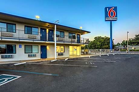 Motel 6-Red Bluff, CA
