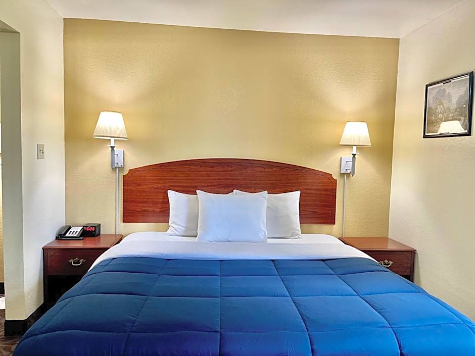 Candlelight Inn Suites Hwy 69 near McAlester