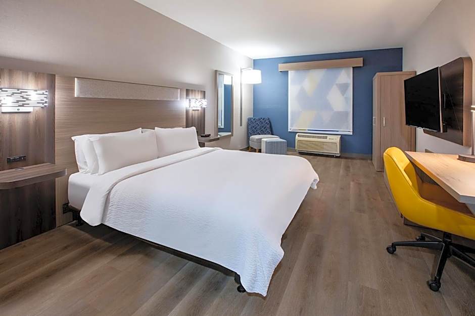 Holiday Inn Express Lathrop - South Stockton By IHG