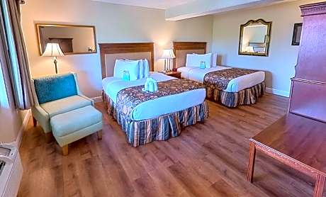 Superior Double Queen Mountain View with Shared Hall Balcony and Rocking Chairs