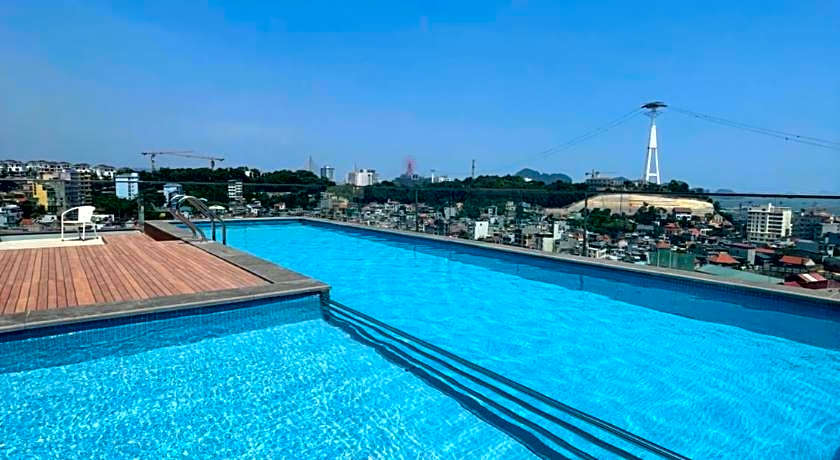 The Light Hotel Halong