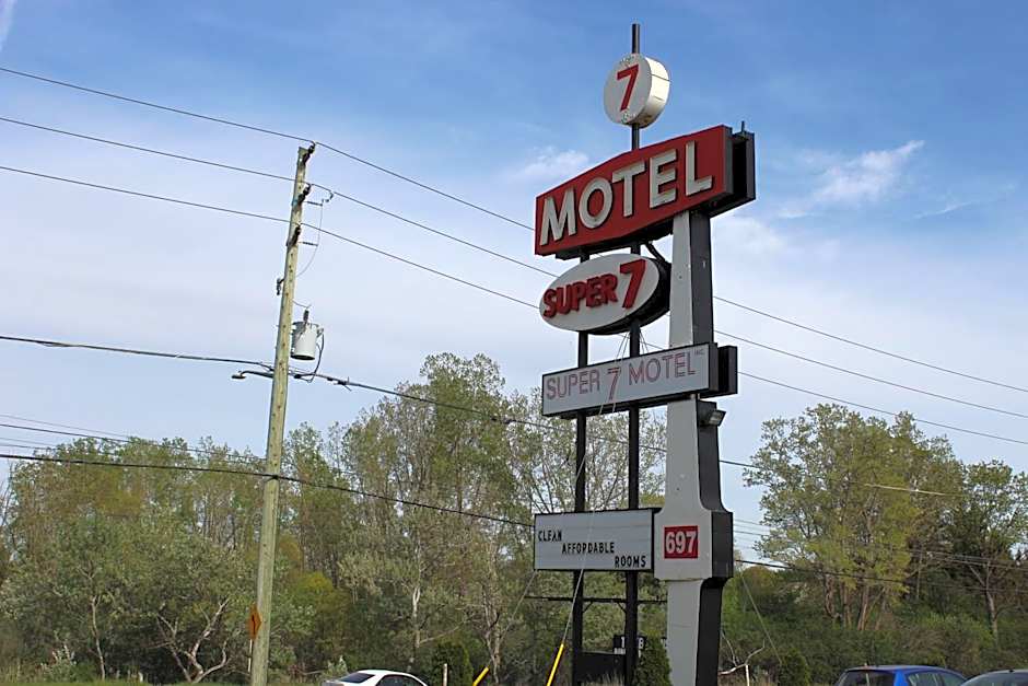 Super 7 Motel London