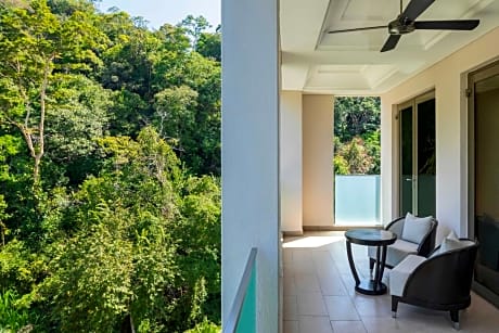 1 King Bed, Sea View, Rainforest View, Corner, Panoramic Suite