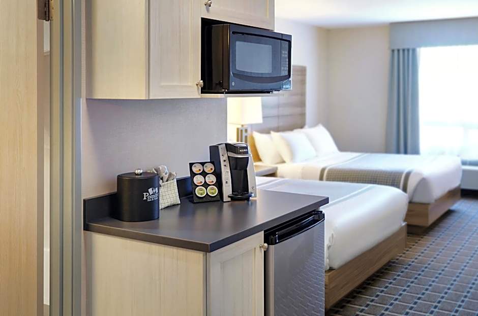 Pomeroy Inn and Suites Vermilion