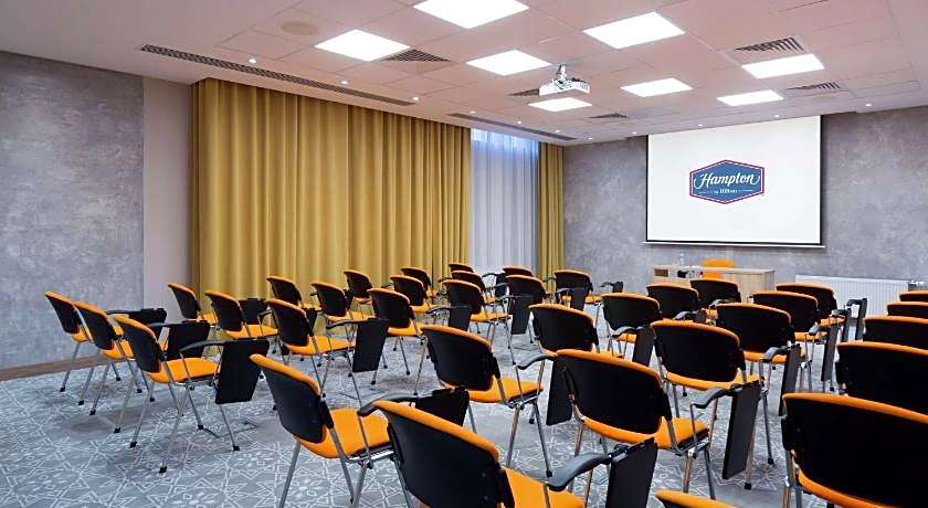 Hampton by Hilton Astana Triumphal Arch