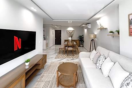 The 2BDR Radiant Residence 5 min to Airport