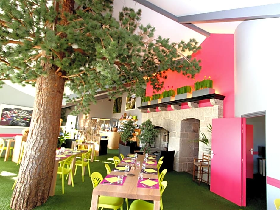 Logis Hotel Les Portes D'Apcher