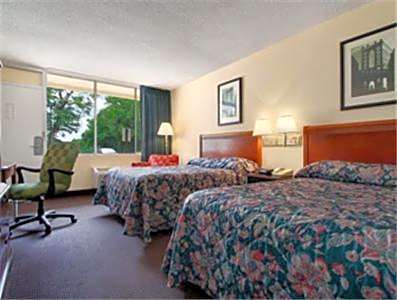 2 Double Beds Smoking