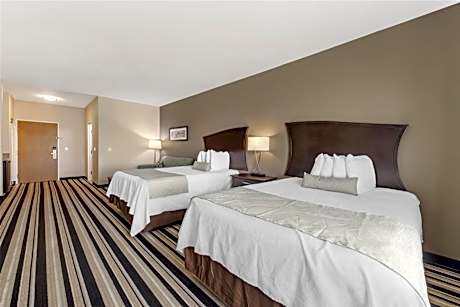 Queen Room with Two Queen Beds and Sofa Bed