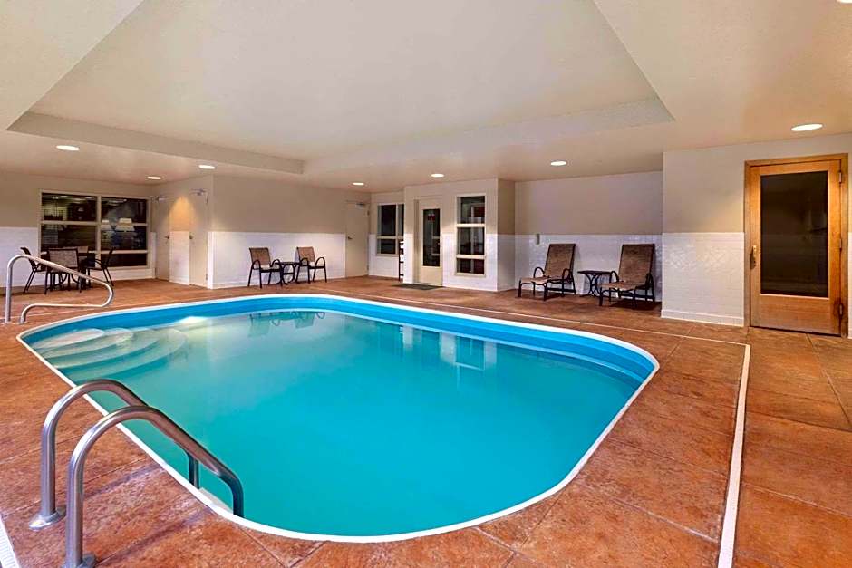 Country Inn & Suites by Radisson, Dayton South, OH