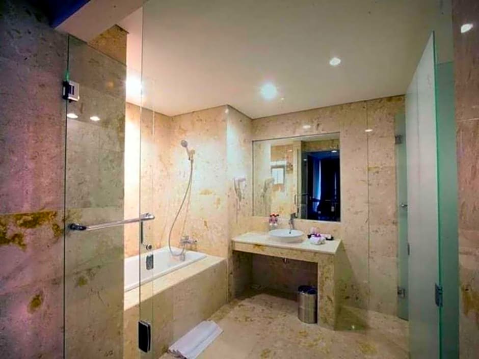 CLARO KENDARI (ex. Grand Clarion Hotel & Convention)