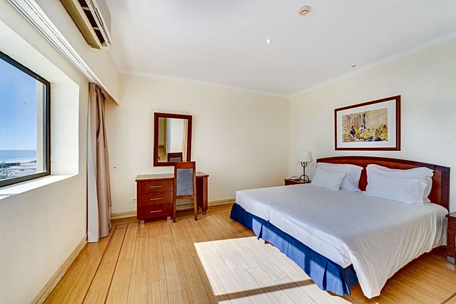 Yellow Praia Monte Gordo