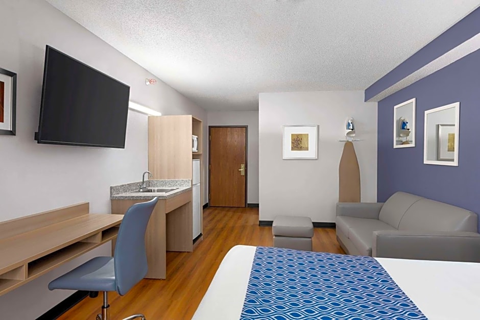 Microtel Inn & Suites Lincoln