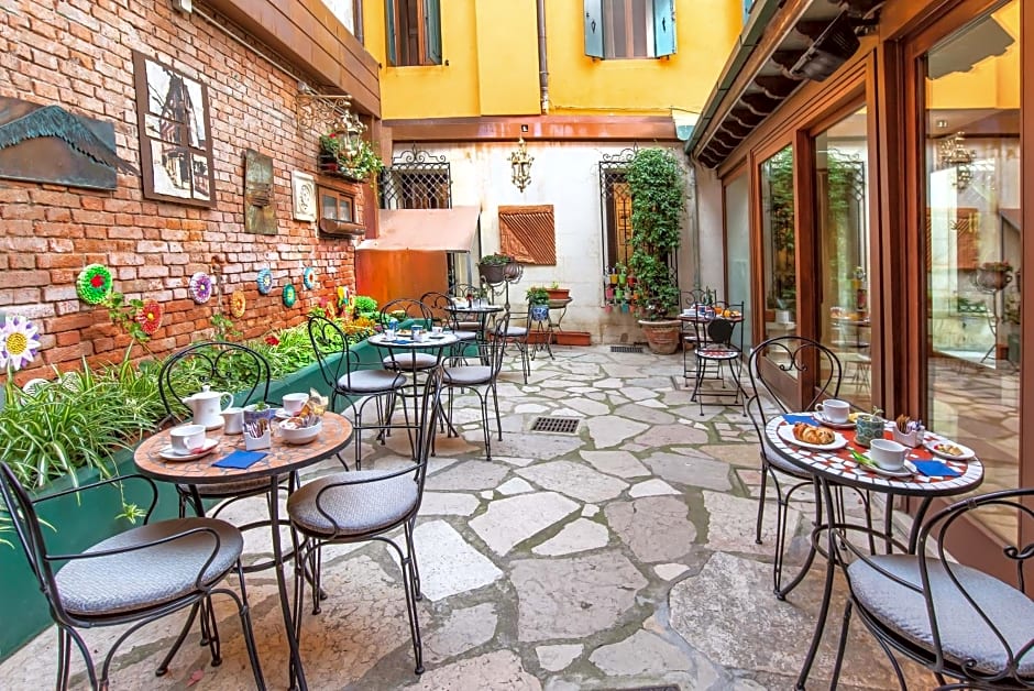 Hotel La Fenice et Des Artistes