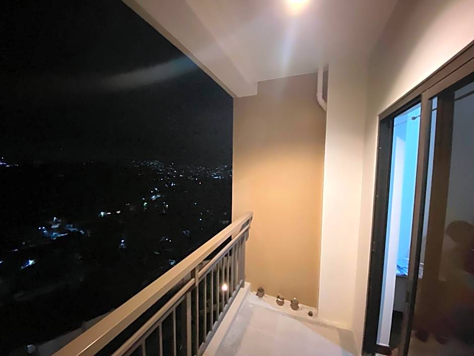 Rosarich Homestay - Bristle Ridge Residences