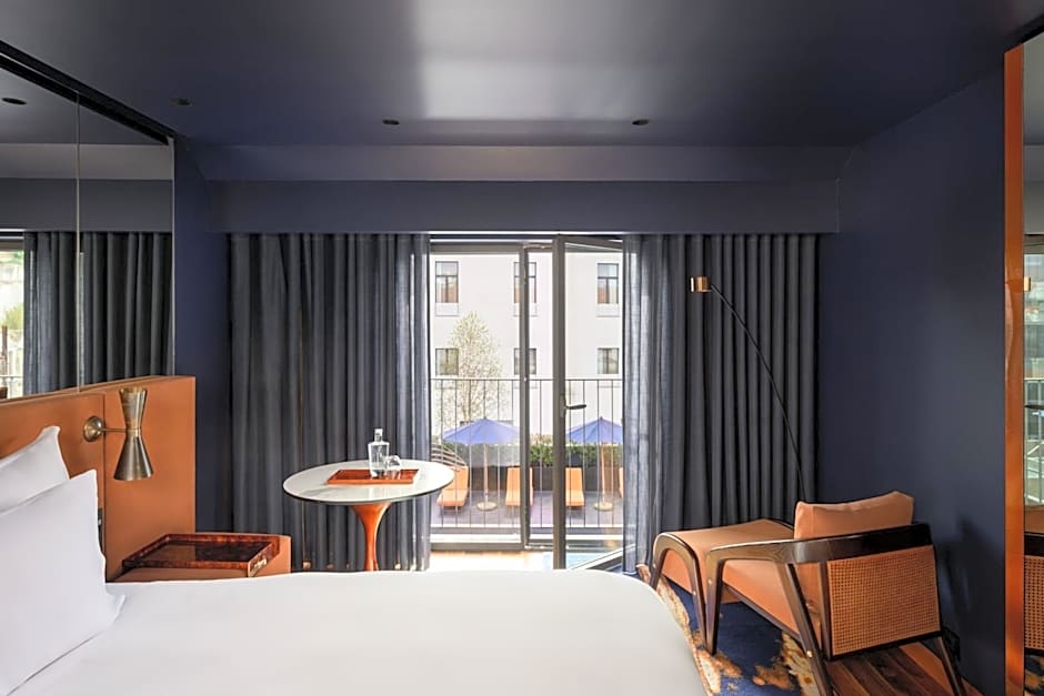 Forte de Gaia, Autograph Collection