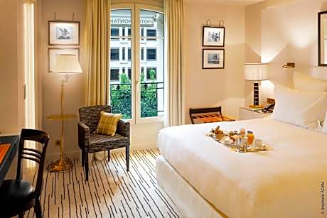 Junior Suite with City View