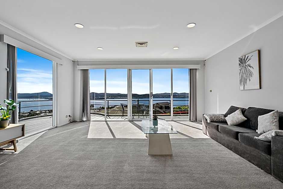 Super nice house with luxury sea view - shared house
