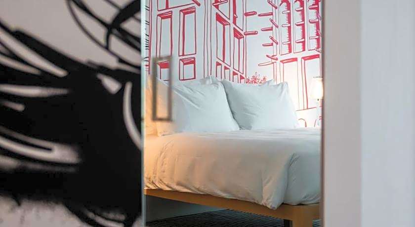 Radisson Red Dubai Silicon Oasis