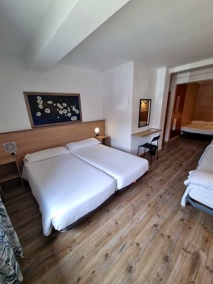Photo 1 of 50 of Hotel Avanti