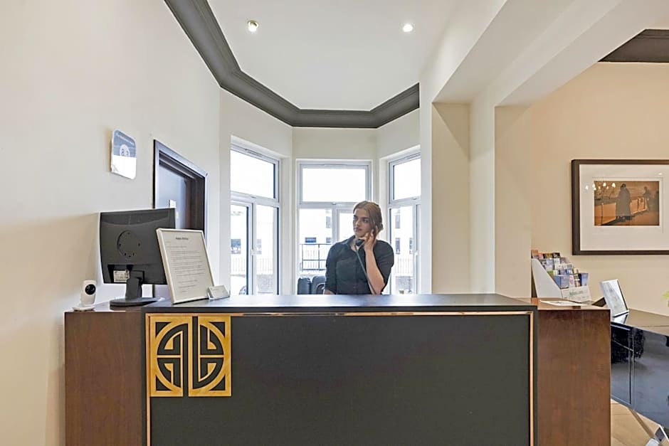 OYO The Baltimore Hotel