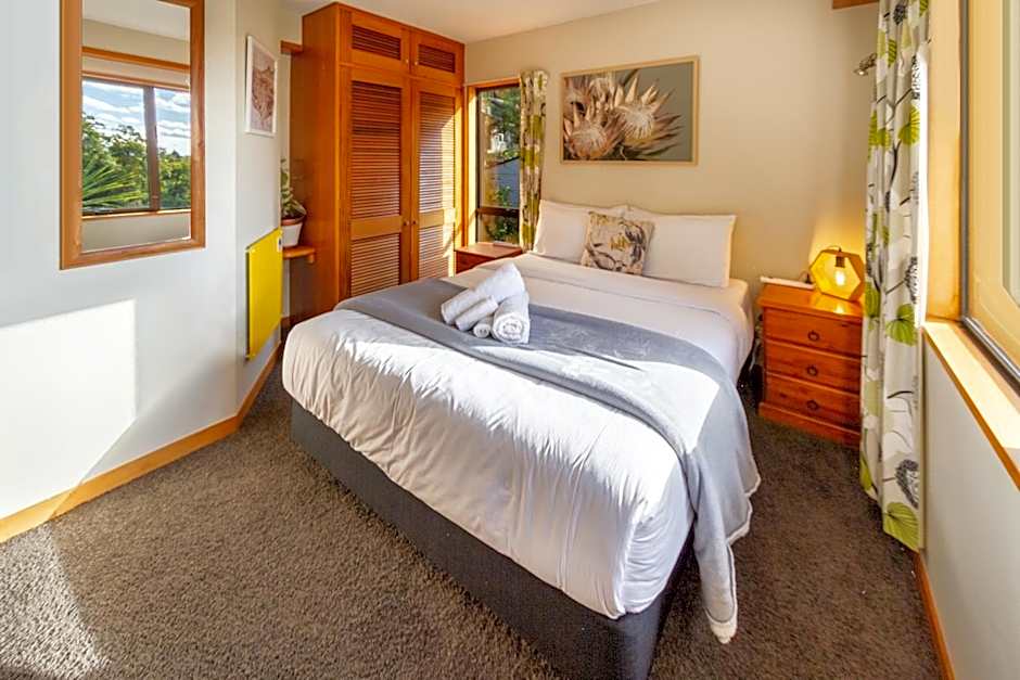 Sherwood Lodge 4-Bedroom Holiday Home with Spectacular Views