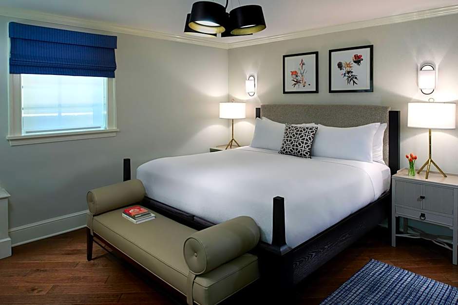 Photo 1 of 4 of 1 King Bed Guestroom, Ground Floor