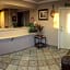 Hilltop Inn & Suites