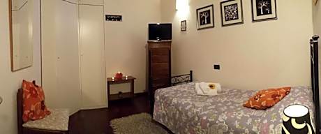 Single Room with Shared Bathroom