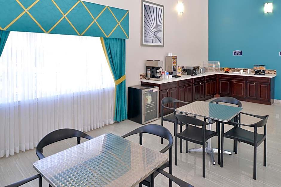 Regency Inn & Suites- NW Houston