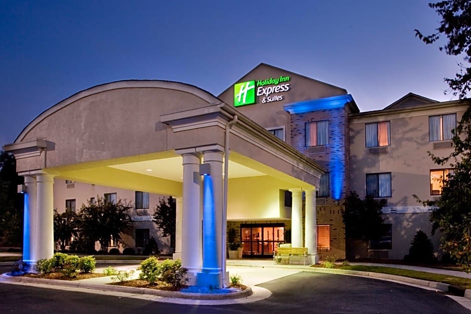 Holiday Inn Express Hotel And Suites Kinston