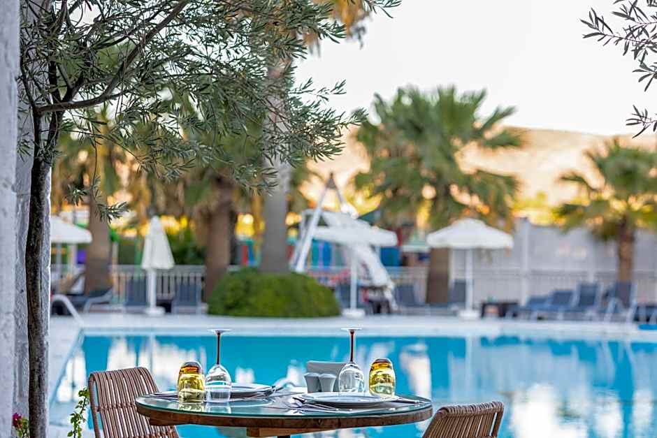 Design Plus Seya Beach Hotel