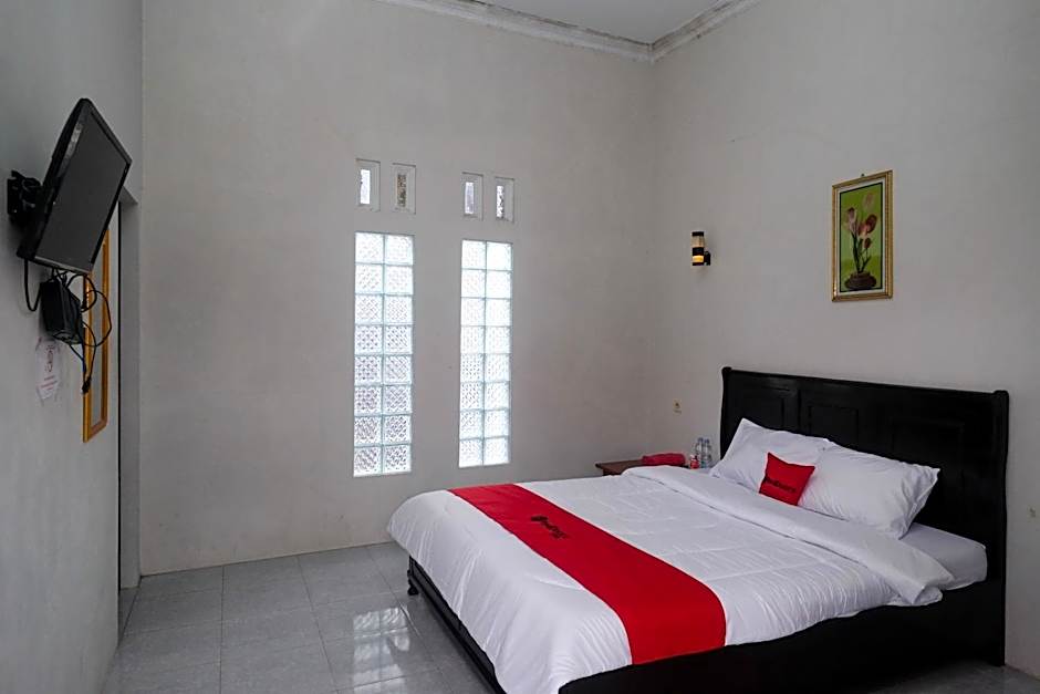 RedDoorz at Jalan Dieng 3