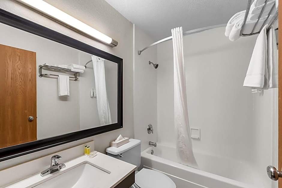 Super 8 by Wyndham Dumfries/Quantico