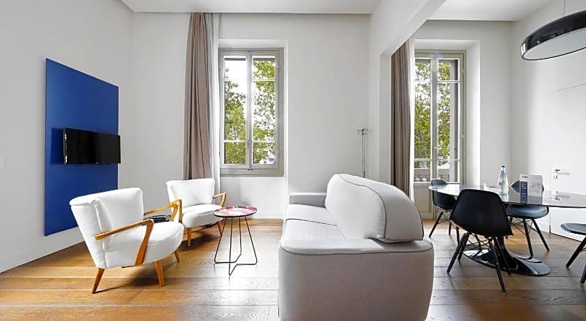 M7 Contemporary Apartments - My Extra Home