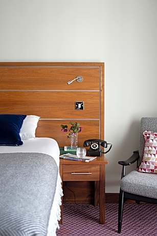 Green Single Room