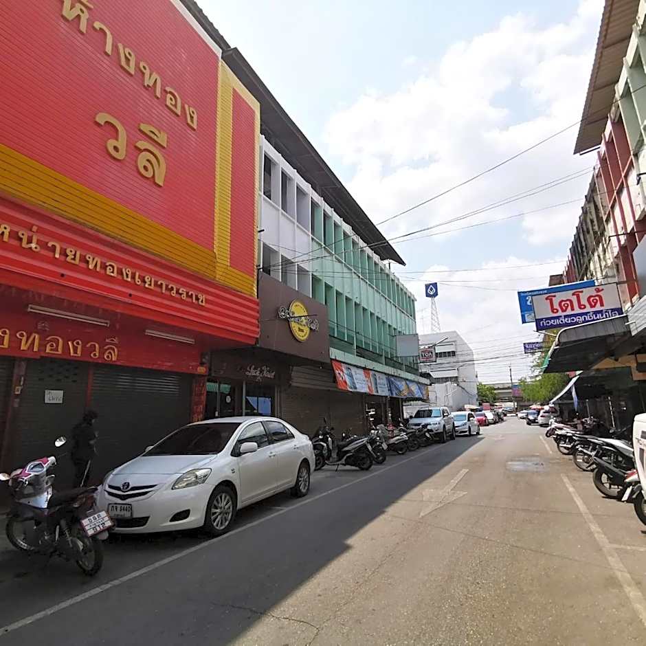 D​ Luck​ Hostel
