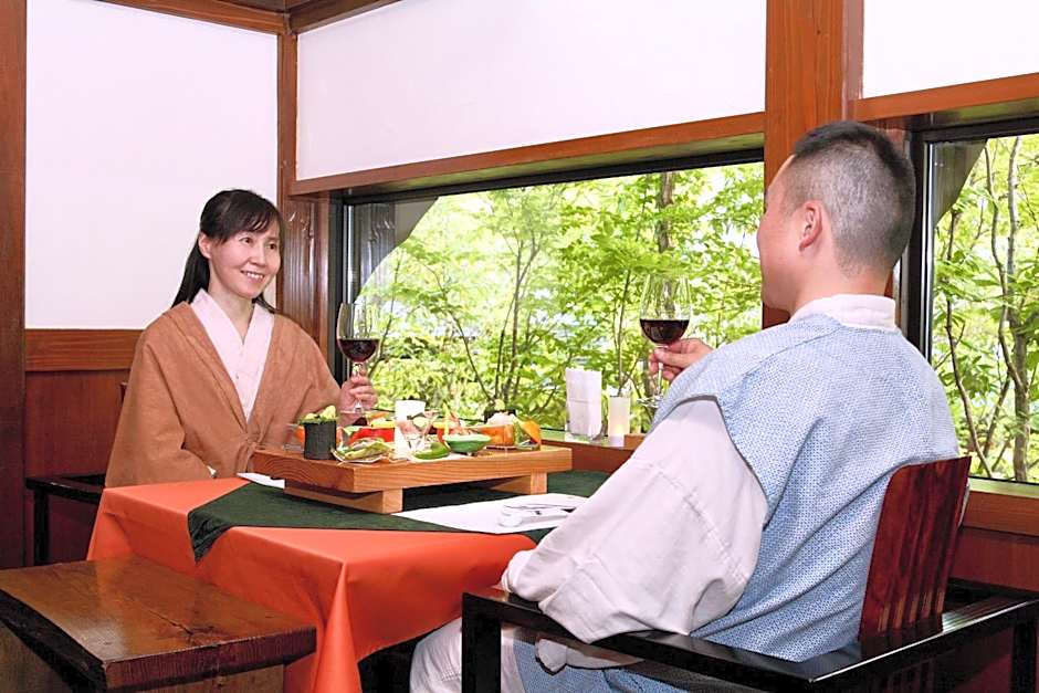 Satonoyu Waraku 13 years or older