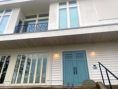 Hale Kotsubo KARAOKE＆SPA