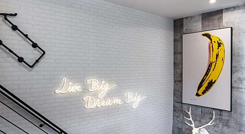 Benviar Tonson Residence