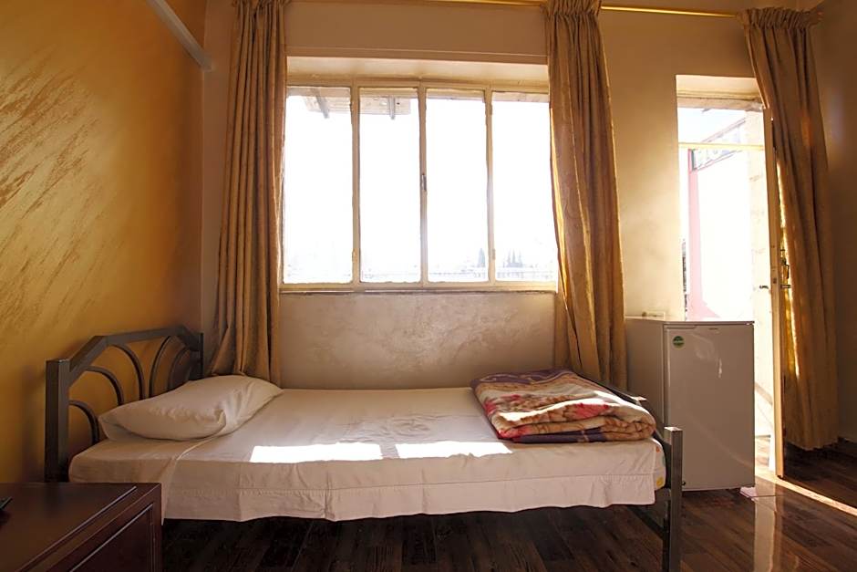 Sun Rise Hotel & Hostel & Tours