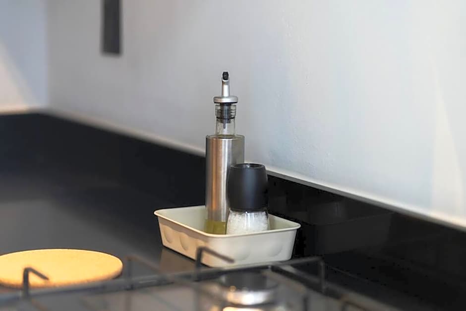 P502 Rooftop views 33drm 2bath AC