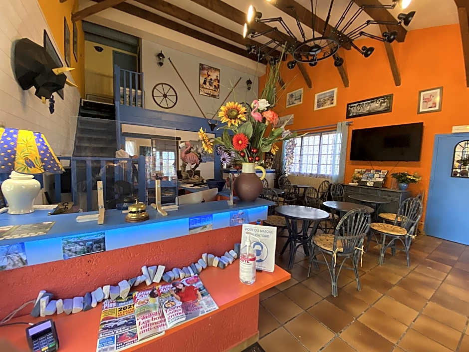 Hotel Des 4 Vents "Esprit Camargue" Parking Privé securisé